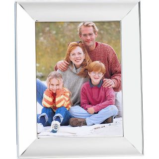 Towle Wide Border Scoop Silver plated 8x10 inch Photo Frame (SilverTheme/Design Scoop FrameElegantly display your cherished photographsSilver platedMakes a great gift for any occasionClean with a cloth makes for easy careDimensions 8 inches x 10 inches 