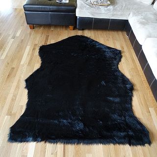 Black Bear Hide Acrylic Fur Rug (5x7)